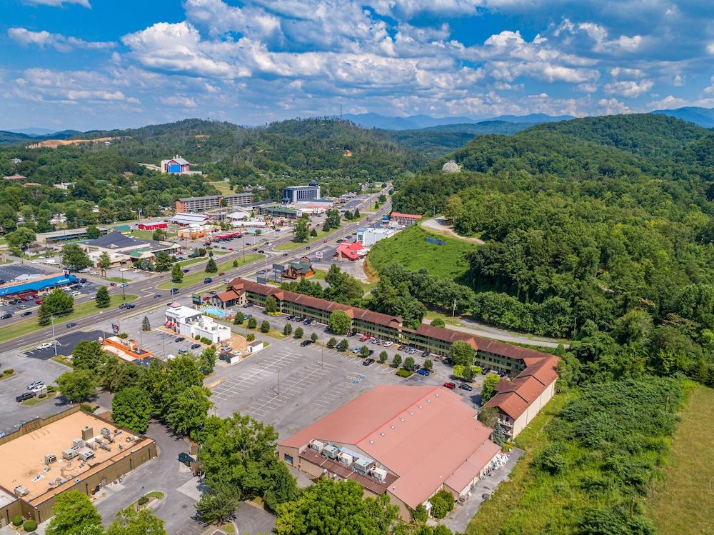 Days Inn By Wyndham Pigeon Forge South Екстериор снимка