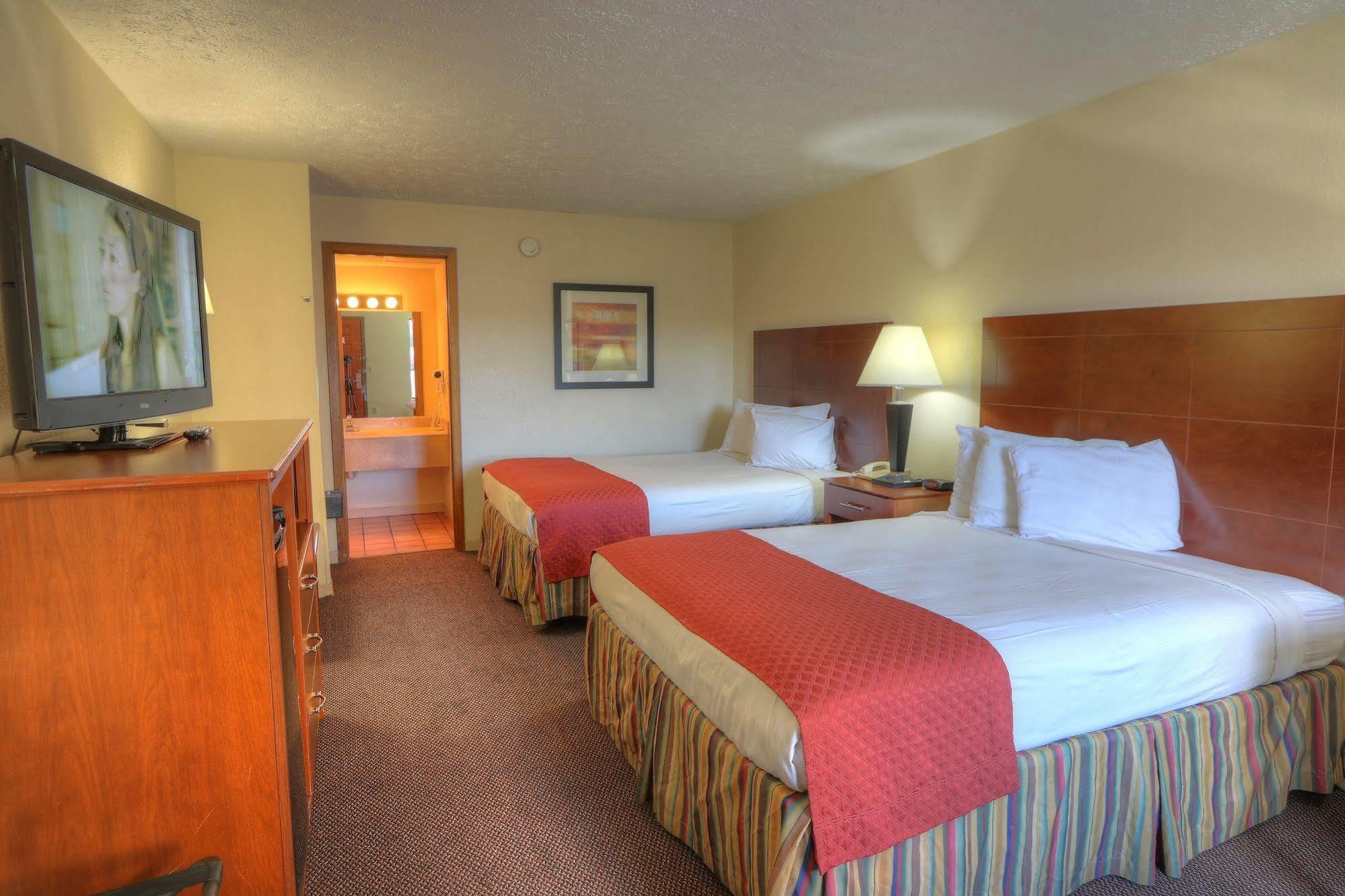 Days Inn By Wyndham Pigeon Forge South Екстериор снимка