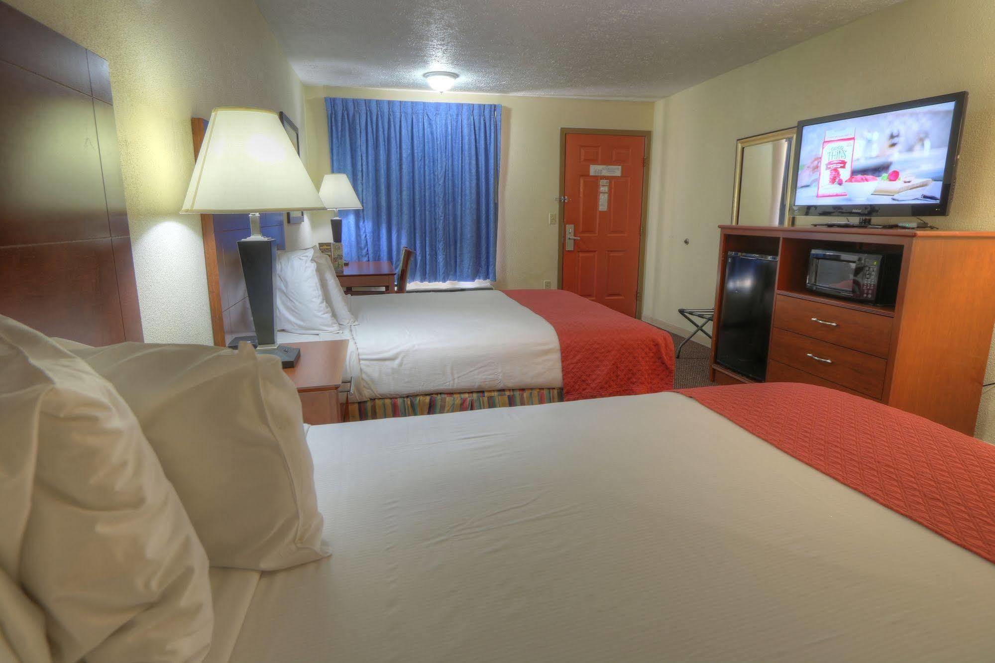 Days Inn By Wyndham Pigeon Forge South Екстериор снимка