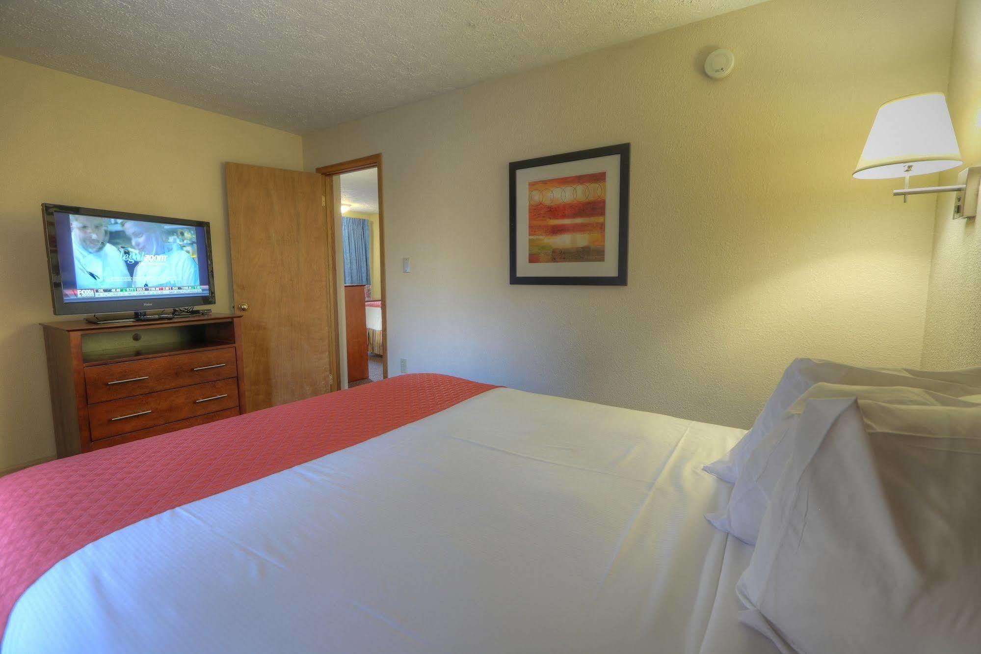 Days Inn By Wyndham Pigeon Forge South Екстериор снимка