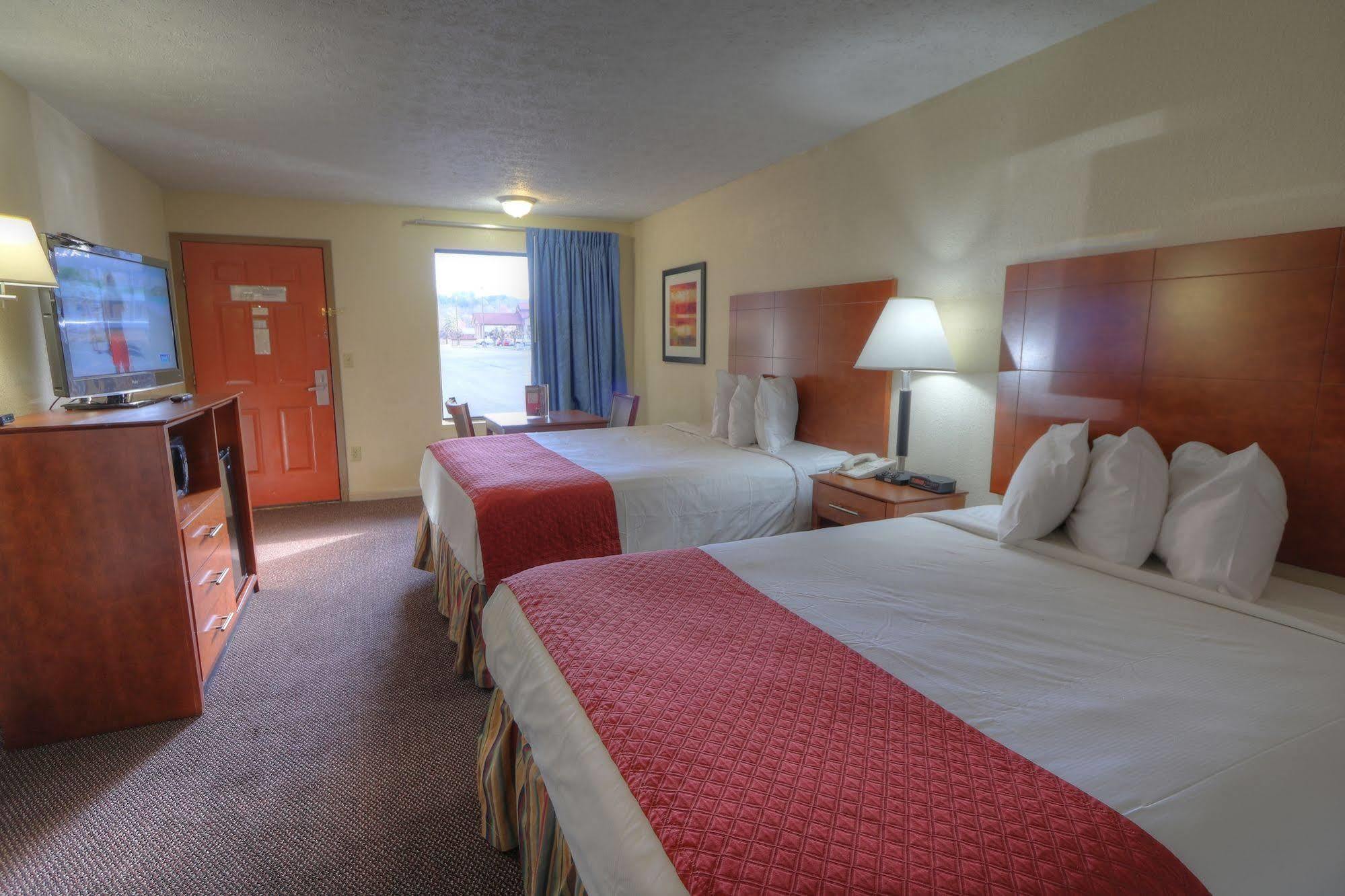 Days Inn By Wyndham Pigeon Forge South Екстериор снимка