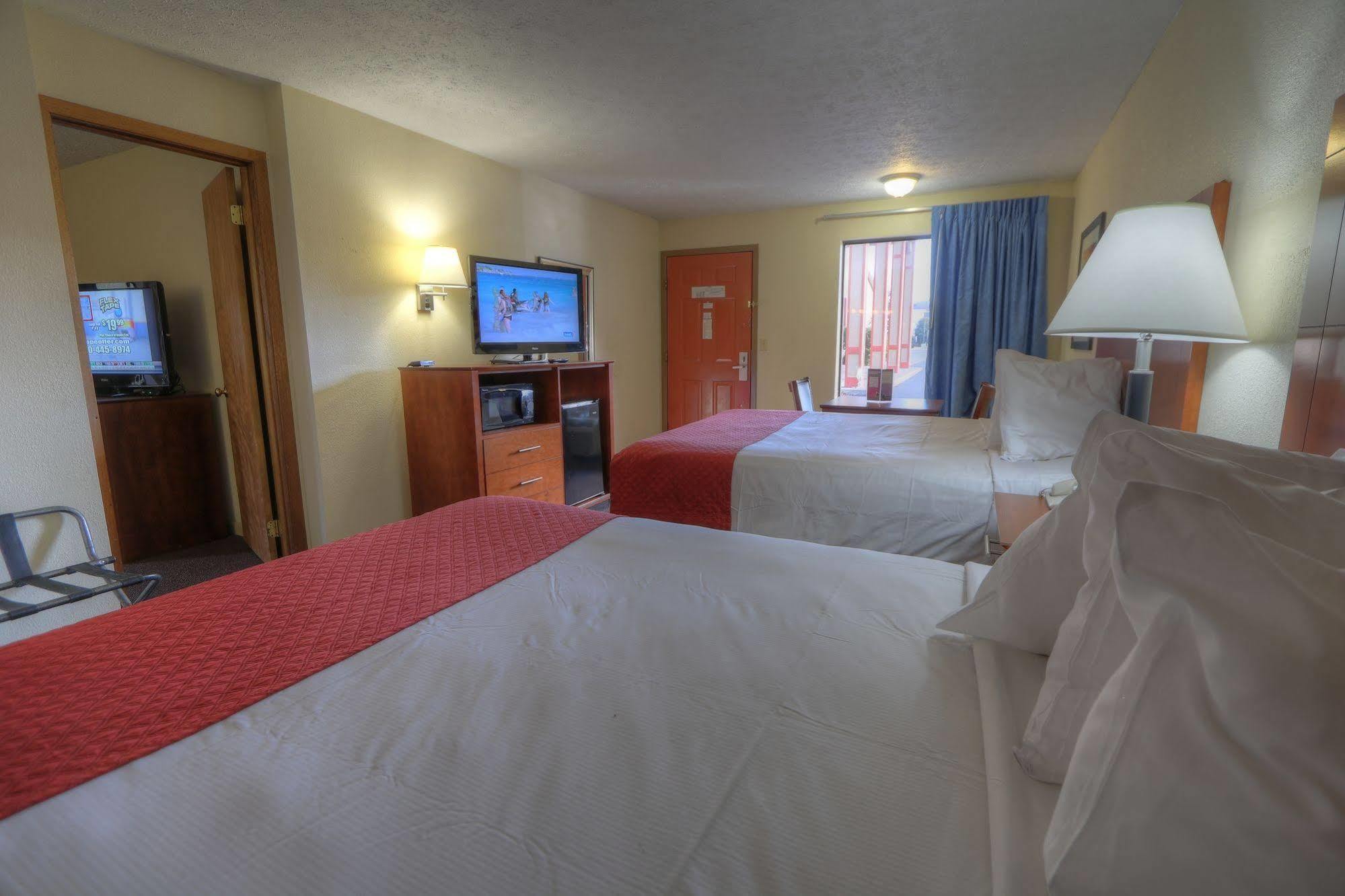 Days Inn By Wyndham Pigeon Forge South Екстериор снимка